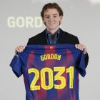 Anthony Gordon ya fue presentado en FC Barcelona.