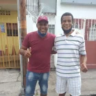 Eduardo Hurtado y una de las últimas fotos con Santos González el goleador de Aucas de los 80.