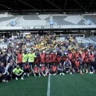 La selección de Ecuador recibe apoyo musical de los niños de Nansana Kids.