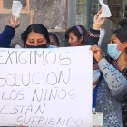 Personas protestan para pedir soluciones a los bloqueos de carreteras que exigen la renuncia del presidente Rodrigo Paz.