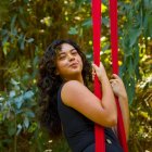 Trinidad Espinoza tenía apenas ocho años y no imaginaba que terminaría prestándole su voz a una de las canciones más reconocibles de la ciudad.