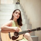 Ceci Juno es una cantautora, compositora, musicoterapeuta, y docente guayaquileña, conocida en la escena independiente. Actualmente está radicada en México.