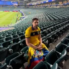 Con música, humor y creatividad, Johann Vera ha llevado su apoyo a La Tri en el Mundial.