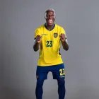 A la hora de las cábalas, Moisés Caicedo asegura que la mejor de su 'repertorio' es orar antes de cada partido.