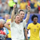 Beccacece, emocionado, agradece el apoyo de la hinchada ecuatoriana tras el triunfo
