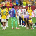 Jugadores de la selección colombiana tras la eliminación del Mundial a manos de Suiza.