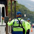 MIEMBRO DE LA AGENCIA DE TRÁNSITO Y MOVILIDAD (ATM) PARTICIPA EN UN OPERATIVO REALIZADO EN GUAYAQUIL, EN JUNIO DEL 2026 AG-EXPRESO