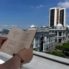 La ciudad 'atraviesa' a los autores de poemas; imprimen con arte lo que sienten de la misma, y como interviene en la cotidianidad. Guayaquil se encuentra en la poesía.