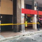 Así quedó una estructura en el centro de Guayaquil.