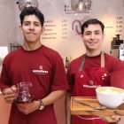David Guerra junto a su socio Andrés Peña en el local de Nameless, café de especialidades, en la vía a Samborondón.