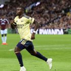 Arsenal ganó 1-0 en la visita a Aston Villa.