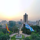 VISTA AÉREA O PANORÁMICA DE LA COLUMNA DE LOS PRÓCERES EN EL PARQUE CENTENARIO |