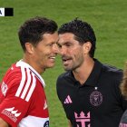 De Paul y Lewandowski se calentaron en los minutos finales de un partido que terminó con empate 1-1 en Chicago.