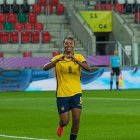 Doménica Arboleda celebra uno de sus goles con Ecuador en el Mundial Sub-20, una imagen que resume la alegría y el esfuerzo detrás de su camino en el fútbol.