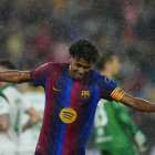 El delantero del Barcelona Lamine Yamal celebra tras marcar el 7-2, al Racing de Santander.