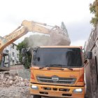 Municipio de Guayaquil notifica por retiro irregular de escombros.