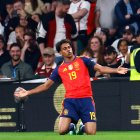 Lamine Yamal de España a los dos minutos ya festejaba ante Inglaterra.