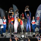 Los Ron (c), durante la premiación realizada en el Autódromo Internacional José Tobar Tobar.