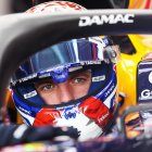 Max Verstappen realizó un mejor crono de 1:31.156, 120 milésimas más rápido que el británico George Russell.