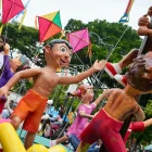 Desfile: Siete carros alegóricos recorrieron el centro de Guayaquil durante las celebraciones por sus 206 años de independencia.
