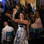 La alcaldesa Tatiana Coronel arriba al Salón de la Ciudad para la Sesión Solemne del 9 de Octubre.