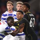 Kendry Páez disputando su primer partido de titular con el Chelsea Sub 21 ante el Reading.