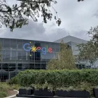 Durante una cumbre de inteligencia artificial celebrada en Dublín, Hassabis pidió avanzar hacia estándares internacionales de seguridad.