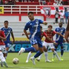Emelec remontó en casa de Leones FC.