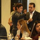 Roberto Gómez explicó en su intervención lo que todo el mundo debería saber y el fiscal Carlos Baca Mancheno, con más autoridad, ratificó en la tarde: que el juicio político es de distinta naturaleza que el penal y no debe esperar, como se hizo, que este concluya para proceder.