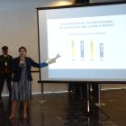 Comparecencia. De pie junto a la pantalla, micrófono en mano al estilo Steve Jobs, la ministra de Gobierno respondió a todas las acusaciones.