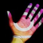 El portal TechCrunch publicó un artículo en el que indicaba que Instagram no había seguido el ejemplo de la mayoría de las redes sociales, que pedían que sus nuevos usuarios indicaran su edad.