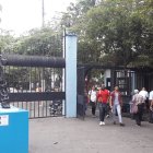 El monumento a Salvador Allende está ubicado en una de las puertas de ingreso a la ciudadela universitaria.