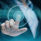 Los datos biométricos reemplazan a los métodos de autenticación tradicionales, como los basados en inicios de sesión y contraseñas.