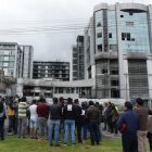 Los sospechosos de haber dañado la infraestructura fueron al lugar resguardados por agentes de Criminalística.