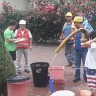 Tanqueros ofrecieron abastecimiento alternativo a los habitantes de vía a la Costa.