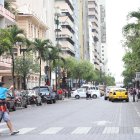 Limpieza. La avenida estaba limpia la mañana de ayer. Personal de Puerto Limpio evacuó la basura durante la noche del domingo.