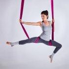 Refuerza la musculatura principalmente en los brazos, abdomen, pecho y piernas