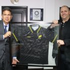 El persidente del Coe con el funcionario de la SuperLiga de Triatlón