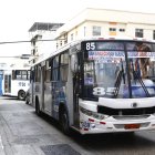 Malestar. Los usuarios y moradores se quejan por la paulatina saturación de la calle Rumichaca.