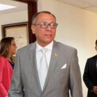 Solitario. Contrario a la costumbre, Glas compareció sin su partido ante la prensa.