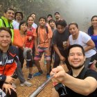 Recorrido. En la imagen, algunos de los residente durante la última caminata realizada.