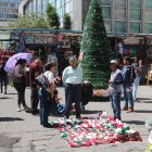 En Quito, las ventas informales se toman las veredas.