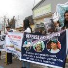 Plantón. Simpatizantes de la prefecta acudieron el jueves a la Secretaría de Derechos Humanos para apoyarla.