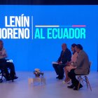 El presidente Lenín Moreno junto a los periodistas de la Asociación Ecuatoriana de Radiodifusión.