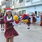 Bastoneras de cinco unidades educativas participaron del desfile.