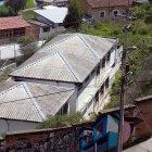 Situación. Así luce la escuela fiscal mixta Inti- Raymi en el Panecillo, que fue cerrada. La gente pide que se abra.