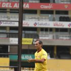 Fabián Bustos tendrá sobre sus hombros una carga pesada. Sacar a flote a Barcelona.