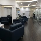 El Banco del Pacífico remodeló la oficina de Riocentro Ceibos con mejores servicios.