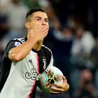 Cristiano Ronaldo es un deportista muy disciplinado y eso le ha permitido tener grandes presentaciones a sus 34 años. Su salto fue una muestra.