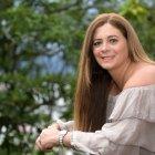 Tiene 48 años y es Psicóloga clínica.